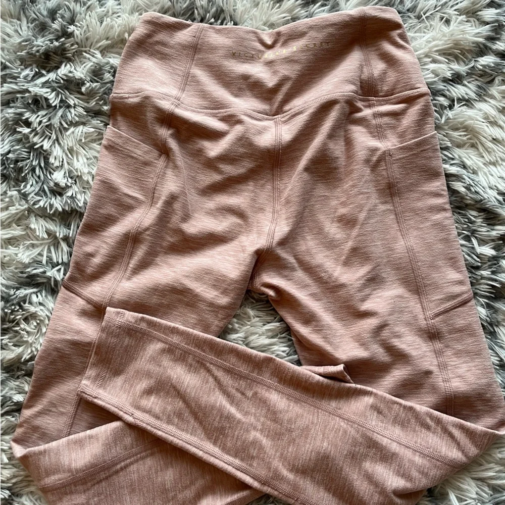 Victoria’s Secret light pink leggings - Picture 4 of 6